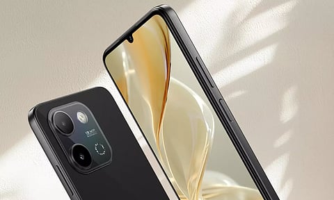 பட்ஜெட் பிரிவில் புது ஸ்மார்ட்போன் அறிமுகம் செய்த லாவா