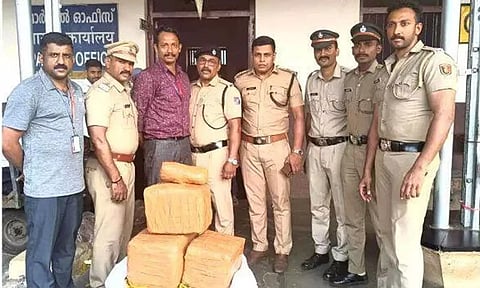 விவேக் எக்ஸ்பிரசில் கடத்தப்பட்ட 33 கிலோ கஞ்சா பறிமுதல்