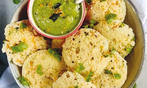 சமைப்போம்.... ருசிப்போம்... வெஜிடபிள் மசாலா இட்லி செய்வது எப்படி?