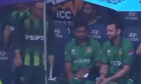 VIDEO: பாட்டிலை தூக்கி எறிந்த பாகிஸ்தான் கேப்டன்... பயிற்சியாளருடன் உச்சகட்ட மோதல்