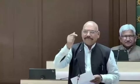 'காங்கிரஸ் பட்ஜெட் பெண் குழந்தை போன்றது... மகனைப் பெறுவதுதான் பலன்' - பாஜக எம்.எல்.ஏ சர்ச்சை கருத்து