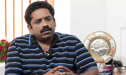 மனித வாழ்க்கையில் எல்லாமே பணமாகிவிட்டது- சீனு ராமசாமி