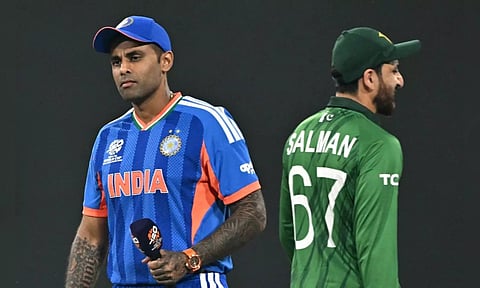 'வெறும் காட்சிக்காகத்தான்'... மூடிய கதவுகளுக்குப் பின் பேசிக்கொண்டுதான் இருக்கிறார்கள்' -  அலெஸ்டர் குக்!