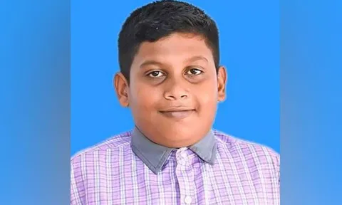 தேர்வெழுத தனியார் பேருந்தில் பள்ளிக்கு சென்ற 10-ம் வகுப்பு மாணவர்  சாலையில் தவறி விழுந்து பலி