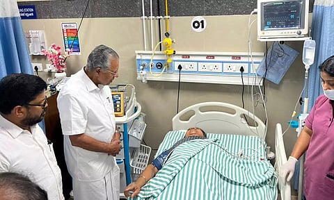 எதிர்க்கட்சிப் போராட்டத்தில் காயமடைந்த அமைச்சர் வீணா ஜார்ஜ்.. மருத்துவமனை விரைந்த பினராயி விஜயன்