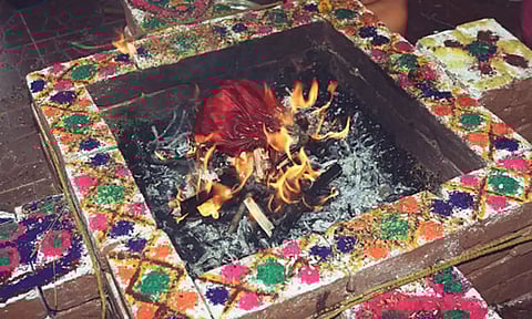 நீண்ட ஆயுள் தரும் ஆயுஷ் ஹோமம்