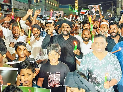 ஈரான் உச்ச தலைவர் படுகொலை: மனிதநேய மக்கள் கட்சியினர் மெழுகுவர்த்தி ஏந்தி ஆர்பாட்டம்