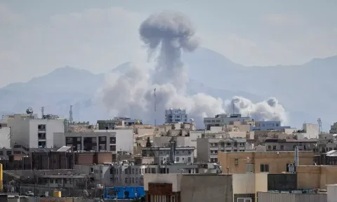 மத்திய கிழக்கு போர் பதற்றம்: உதவி கோரி 498 தமிழர்கள் அழைப்பு - தமிழக அரசு தகவல்