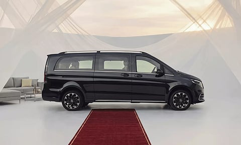 1.4 கோடி ரூபாய்... 4 ஆண்டுகளுக்கு பின் இந்தியா வந்துள்ள பென்ஸ் V-Class