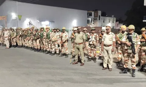 வில்லியனூரில் இந்திய-திபெத்திய எல்லை காவல் படையினர் கொடி அணிவிப்பு