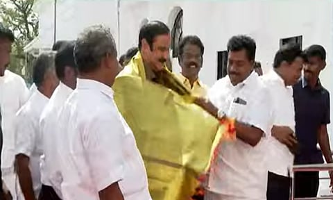 #RajyasabhaElection : வேட்பு மனுவை தாக்கல் செய்தார் அன்புமணி