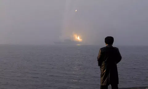 #NorthKorea "கொம்பன் இறங்குறான்!" ஏவுகணை டெஸ்டிங்கில் வட கொரிய அதிபர் கிம் ஜாங் உன்