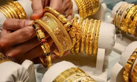 தள்ளுபடி விலையில் தங்கம் விற்பனை.. கடும் விலையேற்றத்துக்கு மத்தியில் இன்ப அதிர்ச்சி | #GOLD