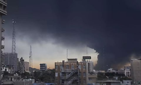 தெஹ்ரானில் பற்றி எரியும் எண்ணெய் கிடங்கு- அமில மழை எச்சரிக்கை விடுத்த #Iran