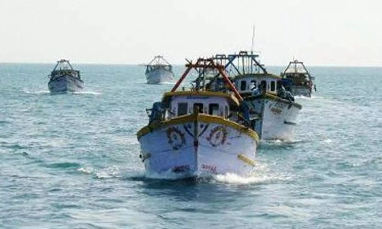 TN Fishermen | எல்லைதாண்டி மீன்பிடித்ததாக தமிழக மீனவர்கள் 2 பேர் கைது - இலங்கை கடற்படை அட்டூழியம்