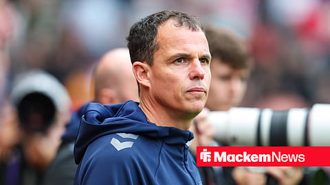 Regis Le Bris on the touchline as Sunderland manager. 
