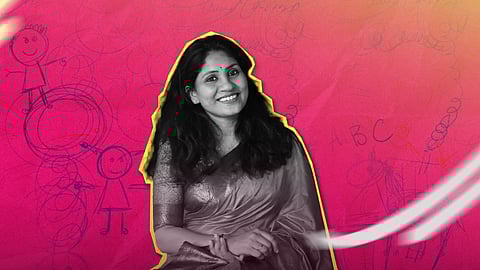 ചിറകു നീർത്തുവാനുള്ളൊരാകാശമേ.... ദിനവുമെന്നെപ്പുതുക്കുന്ന സ്വപ്നമേ...