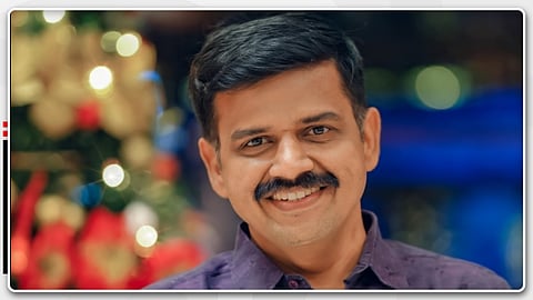 ഹിന്ദുവും മുസ്ലിമും സിഖുകാരനും ക്രിസ്ത്യാനിയും ഒരേ മനസ്സോടെ പൊരുതി നേടിയ കിരീടമാണ്; ടി20 ലോകകപ്പുമായി ‍ക്ഷേത്ര ദർശനം നടത്തിയതിനെതിരെ സന്ദീപ് വാര്യർ