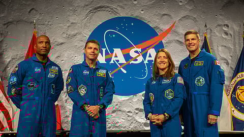 ചന്ദ്രനിലേക്കൊരു യാത്ര; പക്ഷേ ശമ്പളത്തിൽ മാറ്റമില്ല! ആർട്ടെമിസ് II യാത്രികർക്ക് ലഭിക്കുന്നത് എത്ര?