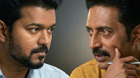 സിനിമയിലെ ഡോക്ടറോ മുഖ്യമന്ത്രിയോ ആകുന്നത് പോലെ എളുപ്പമല്ല രാഷ്ട്രീയം; വിജയ്‌ക്കെതിരെ പരോക്ഷ വിമർശനവുമായി പ്രകാശ് രാജ്