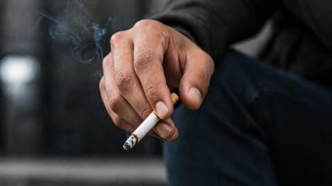 'വര്‍ഷങ്ങളായി പുകവലിക്കാറുണ്ട്,  പൂര്‍ണ ആരോഗ്യവാൻ', എന്ന് പറയുന്നവര്‍ സൂക്ഷിക്കുക; നിങ്ങള്‍ ശരീരത്തെ കൊല്ലുന്നത്  ഇഞ്ചിഞ്ചായി