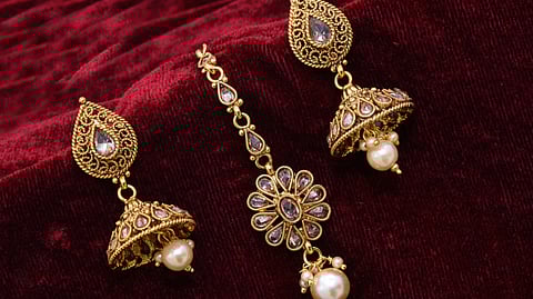 ಜುಮ್ಕಾಗಿರಾರೆ...