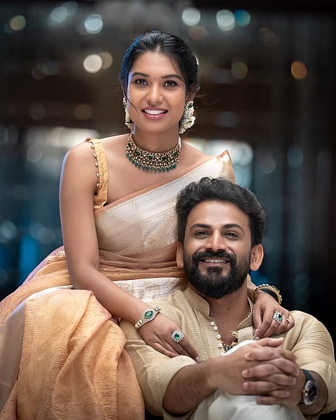 ಡಾಲಿ ಧನಂಜಯ ಡಾ. ಧನ್ಯತಾ ನಿಶ್ಚಿತಾರ್ಥ- ಸರಳತೆಯ ಅರ್ಥ