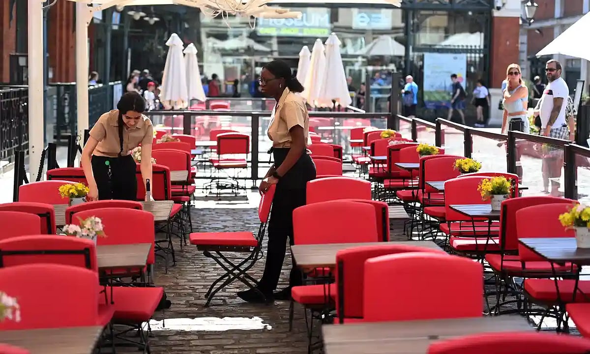 Number of EU citizens moving to UK plunges post-Brexit – report