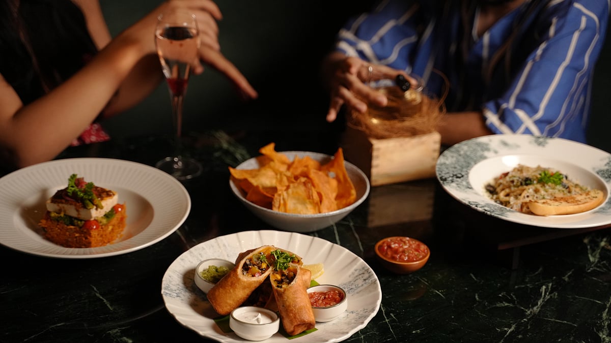 Manifest Check-In: The Agave Room Understands The Sweet Spot Between Date Night And A Night Out