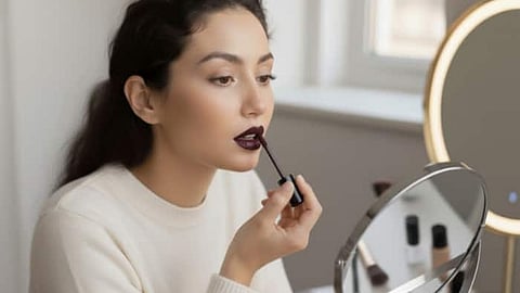 Play with decadent hues befitting parties, evenings, or other casual excursions and provide your appearance with an impressive, trendy, and prestigious touch.