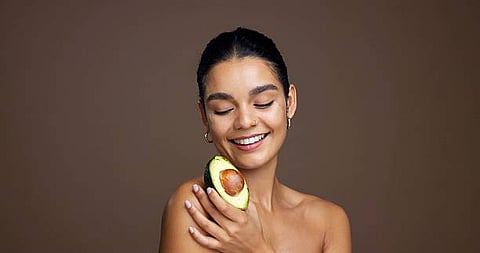 Vegetables such as kale, fenugreek leaves, spinach are the rich source of vitamin A, C, K. Vitamin A supports skin cell renewal, vitamin C maintains collagen, and improves texture. 