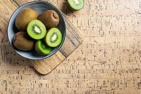 Kiwi offers various health-enhancing properties that several fruits can not beat. 