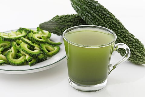 Karela juice has high vitamin C content, which supports immunity, brain function, bone strength, and tissue repair.