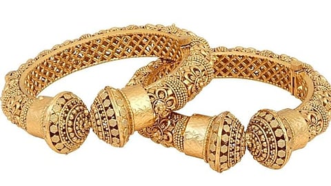 Whether for iftar evenings or Eid celebrations, these bangles can elevate your festive look.