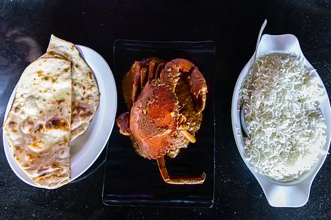 Wondering whether roti or rice is better for weight loss? Learn how portion size, fibre and plate balance matter more than choosing one carb.