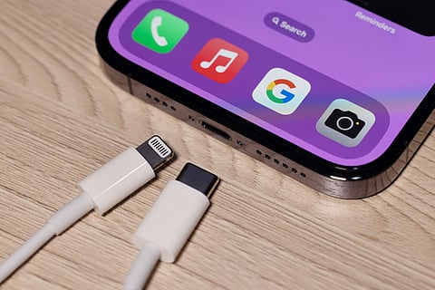From ₹79,900 on Flipkart, iPhone 18 USB-C means one cable for iPhone, Android, laptops. Pro models hit 45W charging. Everyday win for value buyers in India.