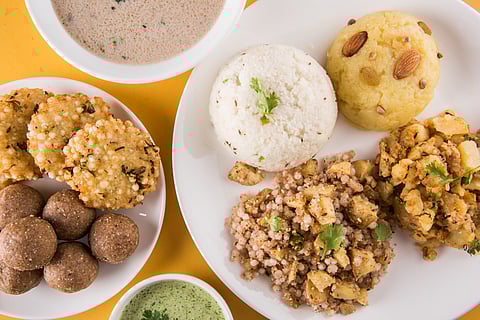 Try aloo jeera, fruit raita, and singhara paneer for flavorful Navratri meals sans onion-garlic. Quick and sattvic.
