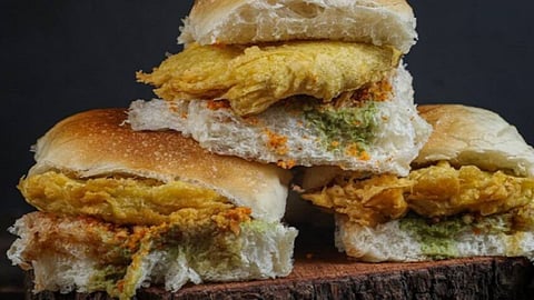  If you are in Pune and craving a spicy and tangy plate of misal pav, you can enjoy this iconic dish from the comfort of your home.