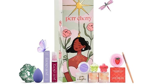 From flawless base to everyday eye and lip makeup combo – these makeup kits are suitable for every occasion.

