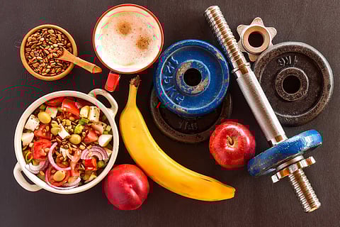 Greek yogurt with berries or whole-grain toast with almond butter powers lifts without bloating ideal 1-2 hours prior.