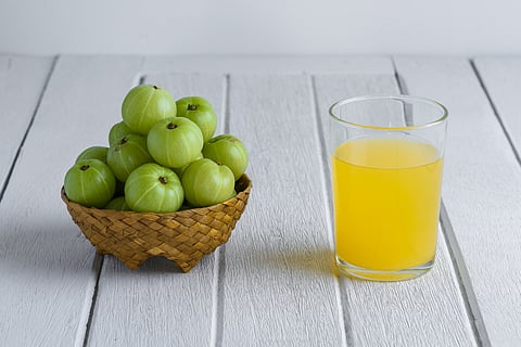 Benefits of Amla-turmeric juice and how to make one at home