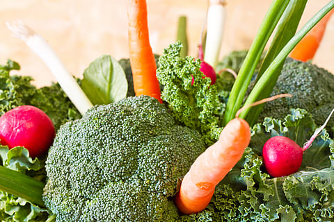 From spinach to drumstick, these low-calorie veggies pack serious nutrition easy swaps, big health wins.