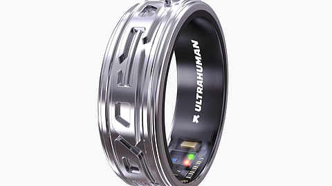 If you want to stay updated about your health and monitor your fitness routine but don’t know where to start, here are some smart gadgets you can try.