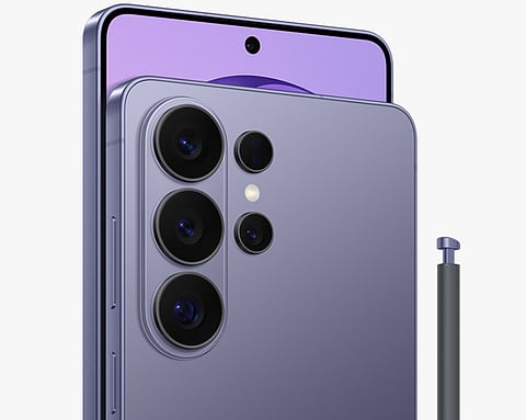  Comparing AI features, performance and cameras in Pixel 10 and Galaxy S26.