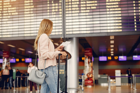 Learn simple travel tips to find cheap flight tickets and save money on bookings.