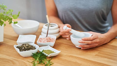 Fenugreek seeds can improve insulin resistance, support ovulation, and reduce acne. 