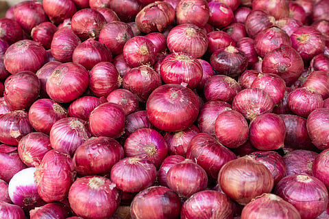 Carrying onions can prevent heatstroke or lower body temperature is a myth, which may distract some from proven safety measures like hydration, shade, and rest.