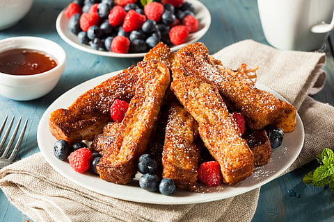 Crispy edges, soft centre, cinnamon, butter, and maple syrup  this French toast recipe is comfort on a plate.
