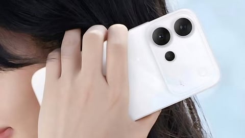 The Vivo S60 will feature a sleek and minimal design and will likely flaunt a clean white rear panel.