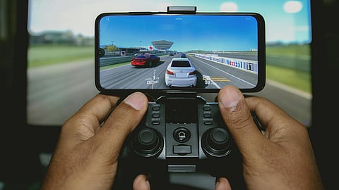 Top gaming smartphones under Rs 20,000 with powerful processors and big batteries.